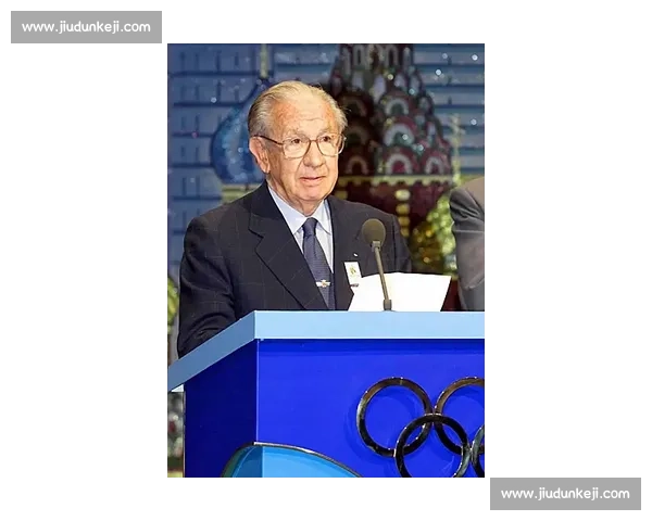 加拉塔萨雷主席澄清:与恰尔汗奥卢的交流纯属偶然,非转会谈判