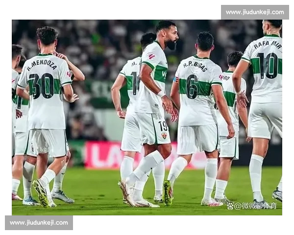 塞维利亚官宣签下西班牙前锋阿尔方 - 冈萨雷斯，合同至 2028 年